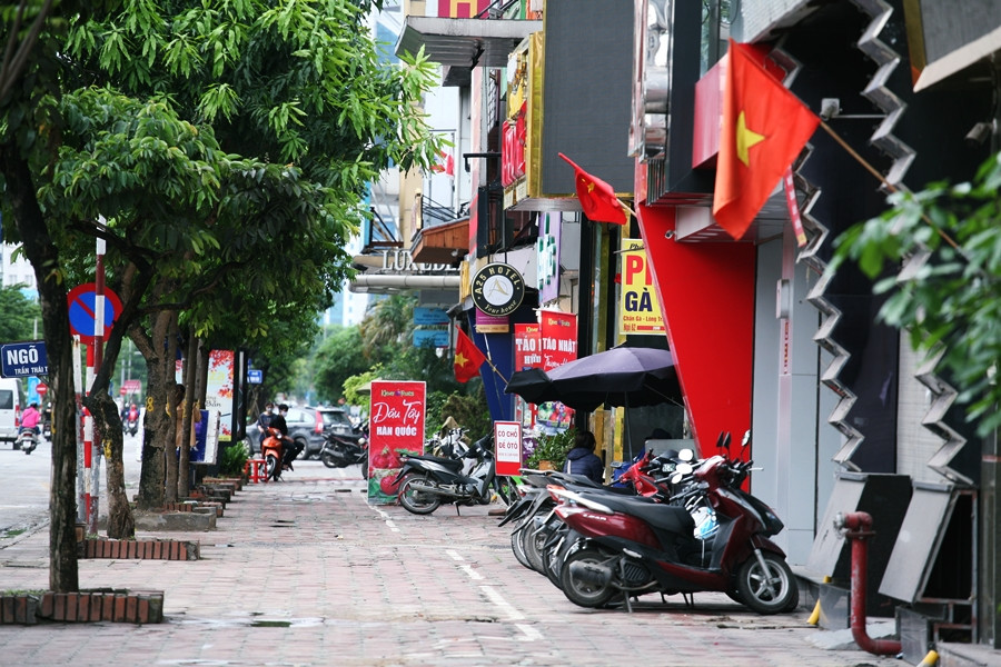 Nha hang, quan an o HN nhon nhip don khach sau chuoi ngay cach ly xa hoi