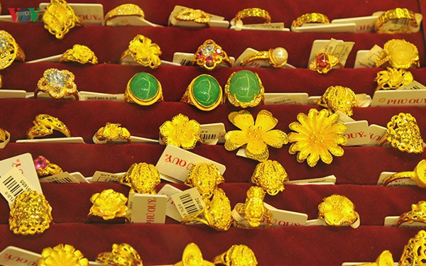 Gia vang the gioi vuot moc 49 trieu dong/luong
