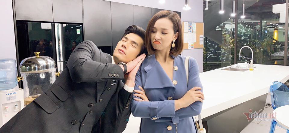 Dàn diễn viên vui nhộn hậu trường phim “Tình yêu và tham vọng” Dan dien vien vui nhon hau truong phim “Tinh yeu va tham vong”