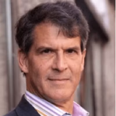 Eben Alexander là tiến sĩ, bác sĩ phẫu thuật thần kinh có hơn 20 năm kinh nghiệm, trong đó có 15 năm làm việc tại Đại học y khoa Harvard của Mỹ. Ông gây chú ý khi thuật lại trải nghiệm cận tử của bản thân.