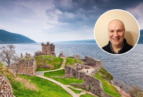 Việc quái vật hồ Loch Ness xuất hiện vào buổi sáng khiến ông Eoin vô cùng bất ngờ. Ông tự đặt câu hỏi sinh vật này trồi lên mặt hồ Loch Ness vào sáng sớm thay vì chiều tối như mọi lần.