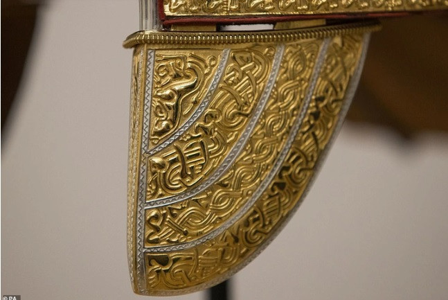 Với việc tìm ra kho báu cổ vật thời Anglo-Saxon với số lượng lớn, các nhà khảo cổ ca ngợi đây là "một trong những phát hiện vĩ đại nhất của ngành khảo cổ học Anh".