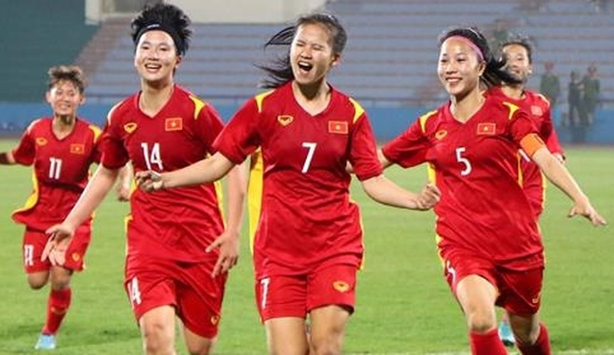 Tại vòng loại U20 nữ châu Á 2023, Lê Thị Bảo Trâm xuất sắc giúp U20 Việt Nam giành vé tham dự vòng chung kết U20 nữ Châu Á 2024.