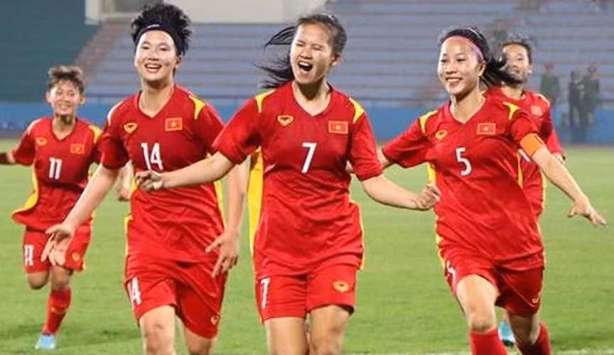 Tại vòng loại U20 nữ châu Á 2023, Lê Thị Bảo Trâm xuất sắc giúp U20 Việt Nam giành vé tham dự vòng chung kết U20 nữ Châu Á 2024.