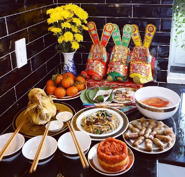 Ngày 17 tháng Chạp (tức 27/1/2024 Dương lịch): Ngày Bính Dần, là ngày Hoàng đạo Kim Quỹ. Các khung giờ đẹp gồm: Tý: 23h - 1h; Sửu: 1h - 3h; Thìn: 7h - 9h; Tỵ: 9h - 11h; Mùi: 13h - 15h; Tuất: 19h - 21h.