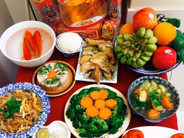 Ngày 18 tháng Chạp (tức 28/1/2024 Dương lịch): Ngày Đinh Mão, là ngày Hoàng Đạo. Các khung giờ đẹp gồm: Tý: 23h - 1h; Dần: 3h - 5h; Mão: 5h - 7h; Ngọ: 11h - 13h; Mùi: 13h - 15h; Dậu: 17h - 19h.