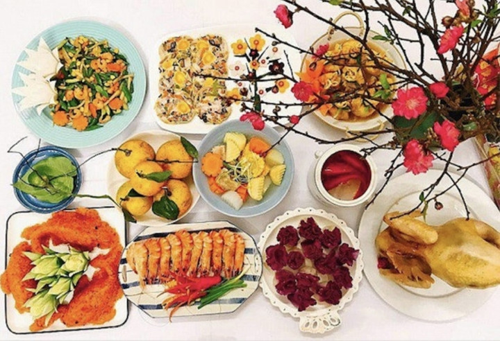 Ngày 21 tháng Chạp (tức 31/1/2024 Dương lịch). Các khung giờ đẹp gồm: Mão: 5h - 7h; Ngọ: 11h - 13h; Thân: 15h - 17h; Dậu: 17h - 19h. Trong đó, giờ Ngọ là giờ tốt nhất.