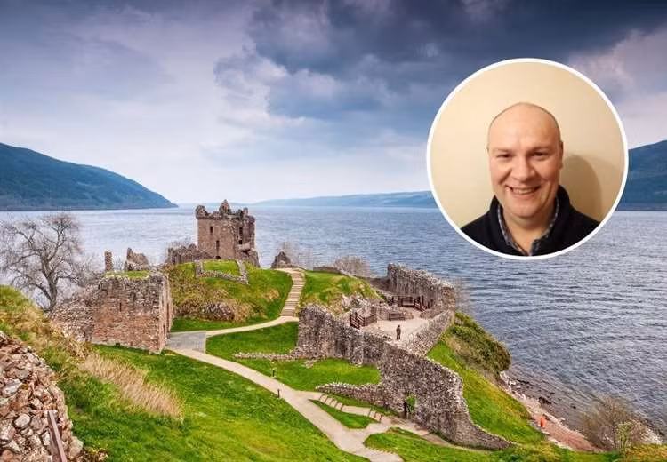 Trong những năm sau đó, ông O'Faodhagain dành nhiều thời gian, công sức để tìm được bằng chứng khoa học giúp chứng minh quái vật hồ Loch Ness có thật.