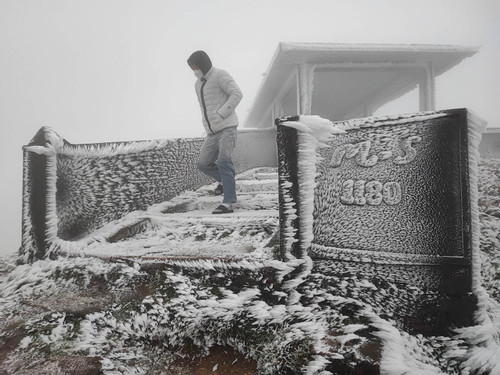 Vuot tram km trong dem len Phja Oac, Mau Son cam trai san bang-Hinh-6