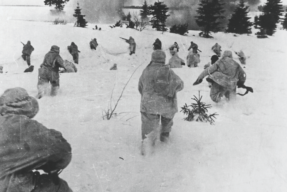 Trận chiến Moscow còn được Đức quốc xã gọi là Chiến dịch Typhoon diễn ra từ năm 1941 - 1942. Trong cuộc chiến này, quân Đức đã triển khai lực lượng lớn bao vây, tấn công thủ đô Moscow của Liên Xô.