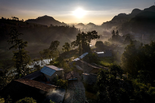 Mua mai anh dao nhuom hong Lung Cu, gio may la co anh dep-Hinh-5