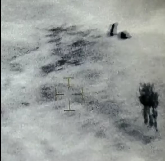 Ông Concoski tiết lộ một số binh sĩ, nhân viên quân sự khác tại căn cứ của Mỹ ở Iraq cũng chứng kiến hiện tượng kỳ lạ, bí ẩn này. Họ kể rằng đã nhìn thấy những vật thể bí ẩn nghi UFO xuất hiện vào ban đêm kể từ năm 2017.