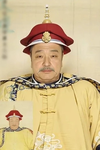 Ái Tân Giác La Hoàng Thái Cực hay Sùng Đức (1592 - 1643) là người đã đổi tên nước từ Đại Kim thành Đại Thanh. Ông chính thức thành lập nhà Thanh và trị đất nước trong 17 năm. Vị vua này được hậu duệ truy tôn miếu hiệu là Thanh Thái Tông. Khi xem ảnh phục dựng bằng AI, công chúng nhận thấy ông có diện mạo uy nghiêm, toát lên khí chất vương giả.