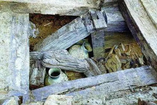 Lưu Khánh là con trai trưởng của Hán Chương Đế Lưu Đát. Ông là cha của Hán An Đế Lưu Hỗ. Do tình trạng ngôi mộ khá nguyên vẹn nên giới nghiên cứu tin rằng, cuộc khai quật tại đây sẽ giúp giải mã nhiều bí ẩn về hoàng tộc nhà Hán.