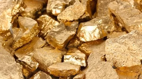 Khi ấy, các nhà khảo cổ tiến hành khai quật quặng ở lối ra của công viên Suichang. Theo đó, họ tìm thấy một khối đá lạ màu vàng óng ánh. Vậy nên, họ dùng các máy móc, dụng cụ để đào bới, mở rộng khu vực khai quật.