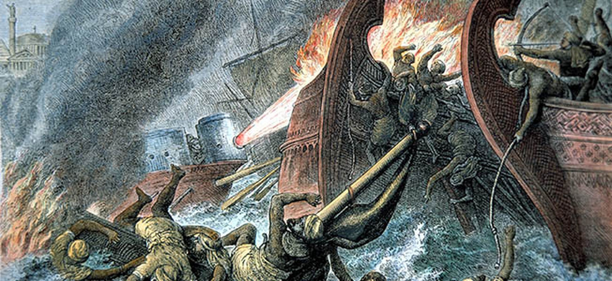 Ngọn lửa Hy Lạp được nhiều chuyên gia tin rằng là phát minh của Kallinikos - kiến trúc sư người Do Thái chạy trốn từ Syria đến kinh đô Constantinople của Byzantine. Kallinikos sáng chế ra vũ khí có sức hủy diệt khủng khiếp này vào thế kỷ 7.