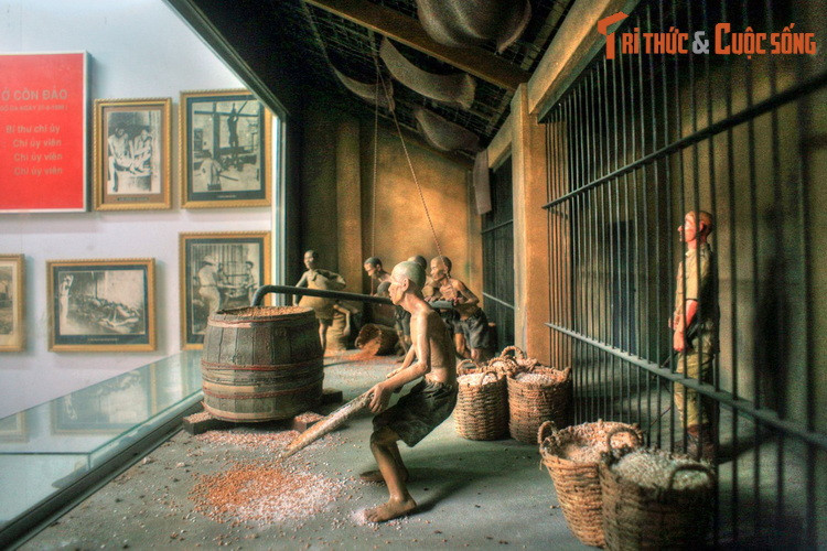 Những thông tin trực quan và phong phú ở nơi đây giúp khách tham quan hiểu thêm về Bác Tôn, một tấm gương sáng của dân tộc Việt Nam về chí khí kiên cường, đạo đức cách mạng, cũng như đức tính khiêm tốn, giản dị.