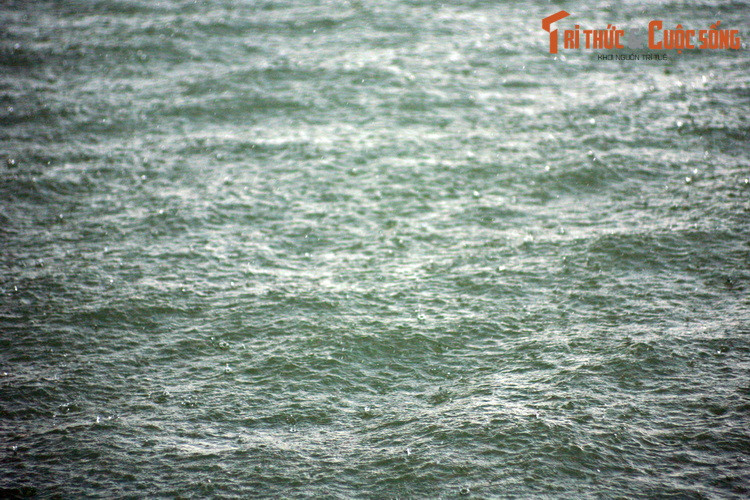 Trên khúc sông Rạch Gầm - Xoài Mút, vào đêm 19 rạng 20/1/1785, chỉ trong nửa ngày, quân Tây Sơn do Nguyễn Huệ chỉ huy đã dùng chiến thuật phục kích để đánh tan lực lượng quân Xiêm đông gấp đôi, bảo vệ được chủ quyền của người Việt tại vùng Nam Bộ.