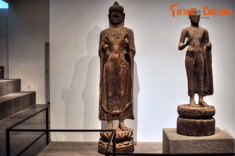 1. Bảo vật quốc gia - tượng Phật Lợi Mỹ được tìm thấy ở ấp Lợi Mỹ, làng Phong Mỹ, tỉnh Sa Đéc cũ (nay là tỉnh Đồng Tháp) vào năm 1937. Tượng có niên đại từ thế kỷ 4-6 SCN. Tượng được tạc từ một thân cây gỗ trai nguyên khối, thể hiện hình ảnh Đức Phật đứng trên tòa sen.