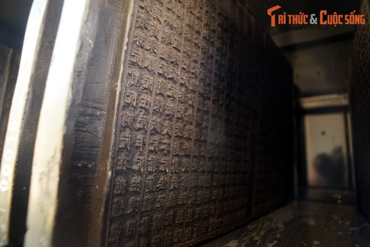 Ngoài ra, mộc bản triều Nguyễn còn bao gồm cả những ván khắc in được tập hợp từ Văn Miếu - Quốc Tử Giám Hà Nội được đưa vào Huế và lưu trữ ở Quốc Tử Giám Huế dưới thời vua Minh Mạng và Thiệu Trị.