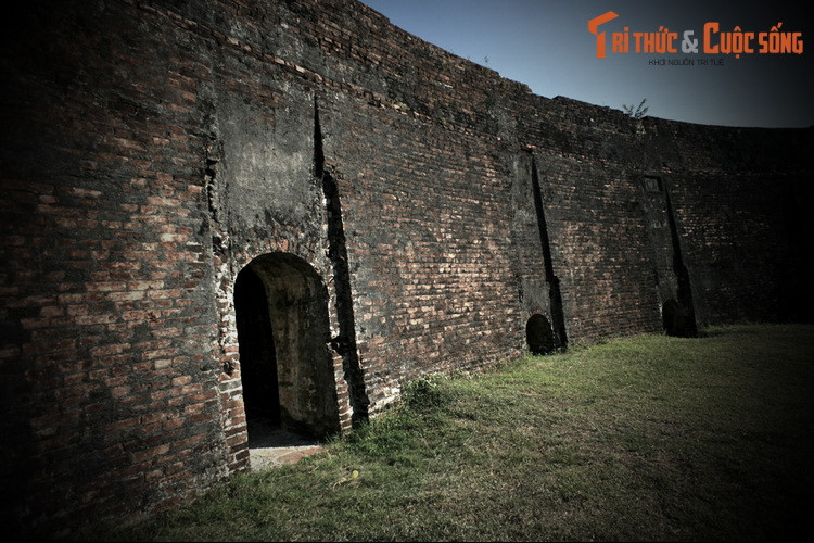 Trận đấu cuối cùng ở Hổ Quyền được ghi nhận vào năm 1904, dưới triều vua Thành Thái. Đây là một trận đấu hấp dẫn, đầy kịch tính, được người đương thời chứng kiến và mô tả kỹ.