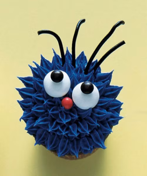  Món tráng miệng cupcakes hình quái vật màu tím đủ sức cạnh tranh với những trang phục kỳ nhất đêm Halloween.