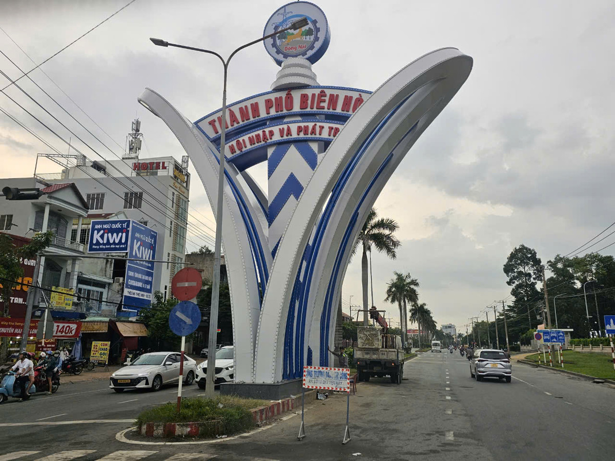 Đồng Nai: TP Biên Hoà chi hơn 11,5 tỷ làm 4 cổng chào tạo điểm nhấn - Hình 9 Dong Nai: TP Bien Hoa chi hon 11,5 ty lam 4 cong chao tao diem nhan-Hinh-9