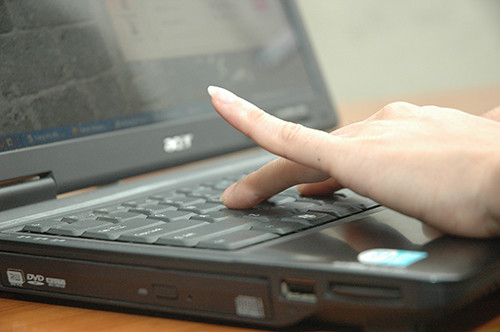 Cach giu lapop ben lau