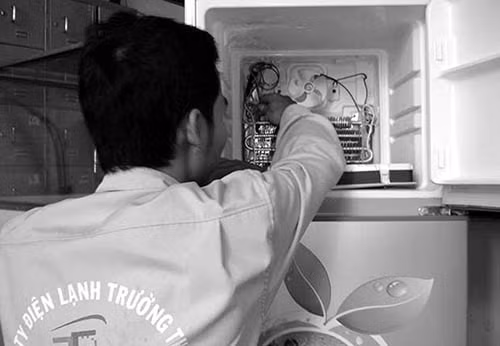 Moi nguy bi dien giat do dat tu lanh noi am uot