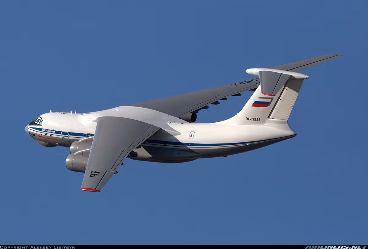 Tuy không công khai quốc gia Đông Nam Á cụ thể mà đang quan tâm tới máy bay vận tải Il-76. Nhưng cũng có khả năng đó là Việt Nam, vì hiện lực lượng không quân ta đang có nhu cầu lớn về máy bay vận tải khi họ máy bay An-26 đã gần hết hạn sử dụng. Dẫu rằng Il-76 là quá nhiều và quá phức tạp so với nhu cầu vận tải hàng không của KQND Việt Nam. Ngoài Việt Nam, Indonesia hay Myanmar cũng có thể là khách hàng của loại máy bay này.