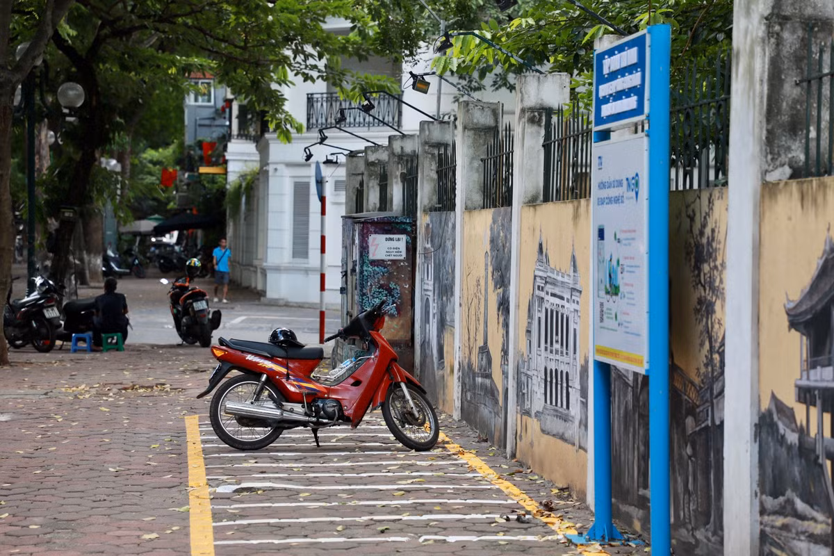 Dự án được thực hiện với mục tiêu đa dạng hóa loại hình vận tải hành khách công cộng, giảm ô nhiễm môi trường, từng bước thay đổi thói quen đi lại của người dân trên địa bàn Hà Nội.