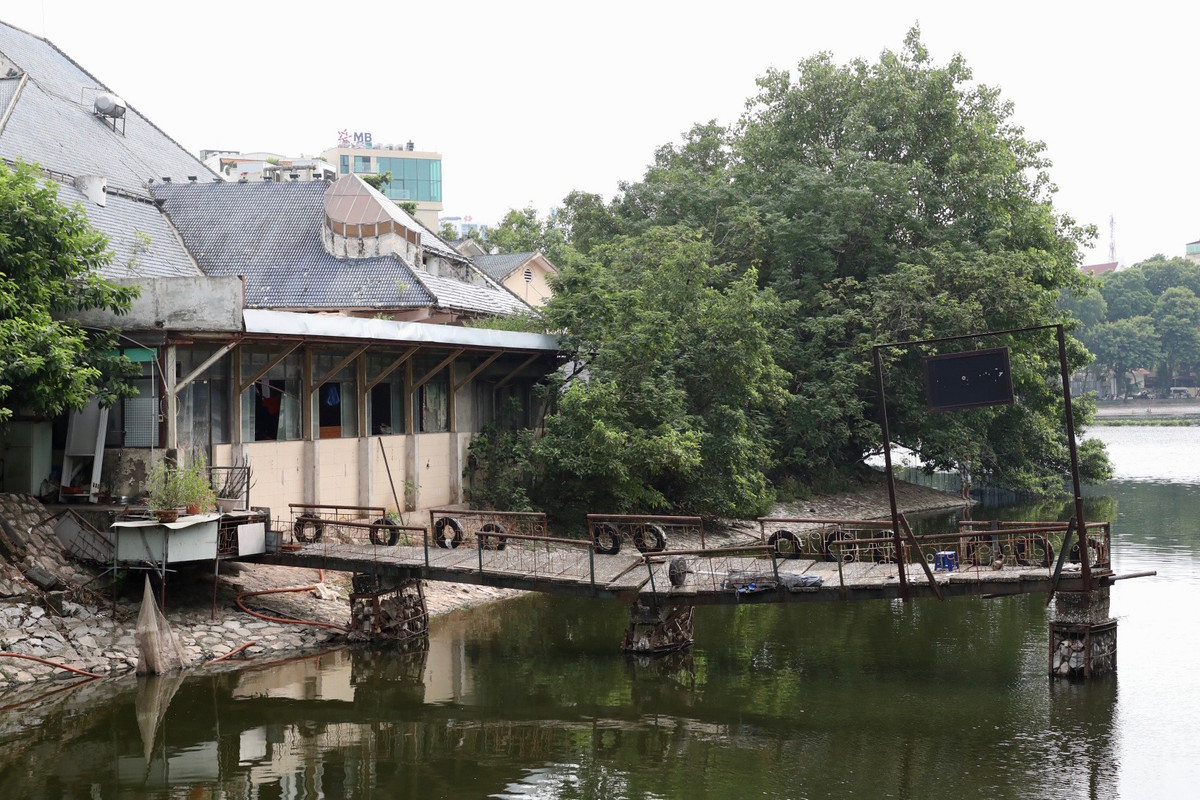 Được biết, chủ chương đầu tư, cải tạo đã có từ 8 năm trước, nhưng đến nay vẫn chưa có biến chuyển do chưa bố trí vốn và dự án nhiều lần thay đổi chủ đầu tư. Cung Thanh niên Hà Nội từng là nơi tổ chức nhiều cuộc thi lớn như: Hội thi “Tôi yêu Hà Nội“, Cuộc thi Duyên dáng Hà Nội 2012… Đây cũng từng là nơi hoạt động văn hóa của nhiều câu lạc bộ thanh niên trên địa bàn Hà Nội.