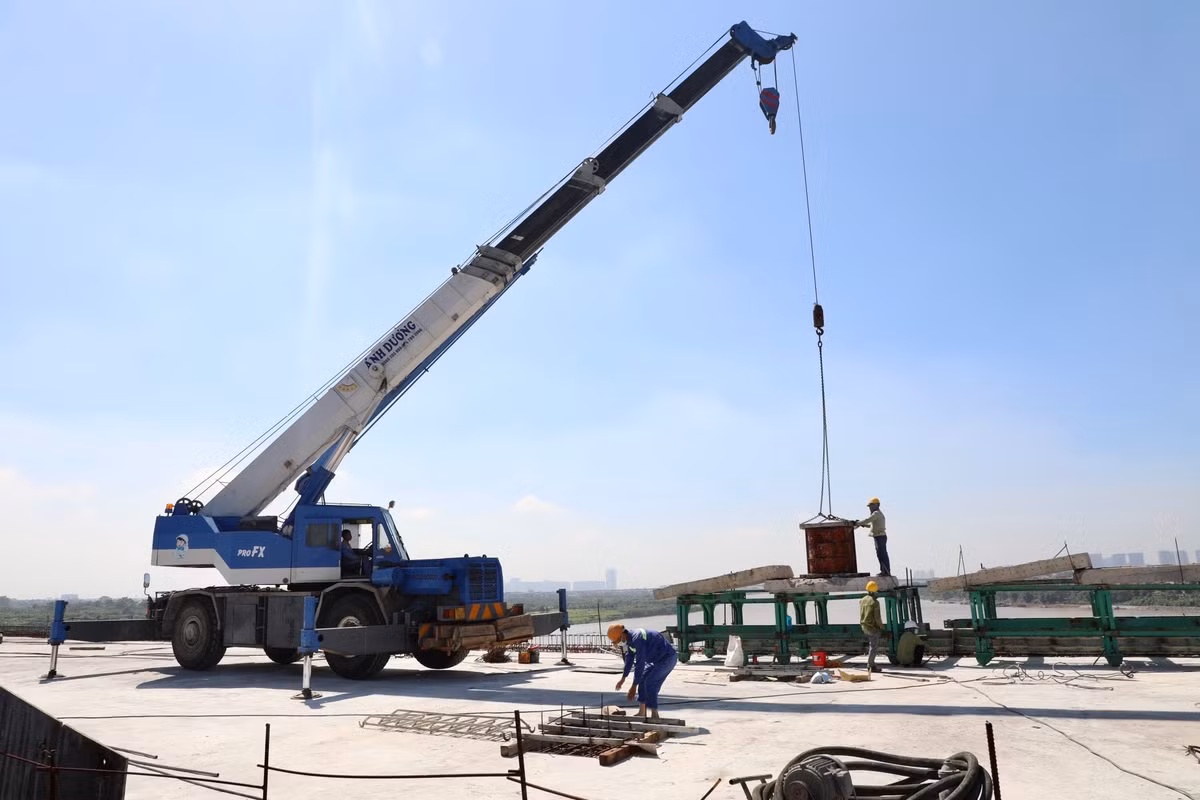 Cầu được thiết kế vĩnh cửu bằng bê tông cốt thép và bê tông cốt thép dự ứng lực, chịu được động đất cấp 8.