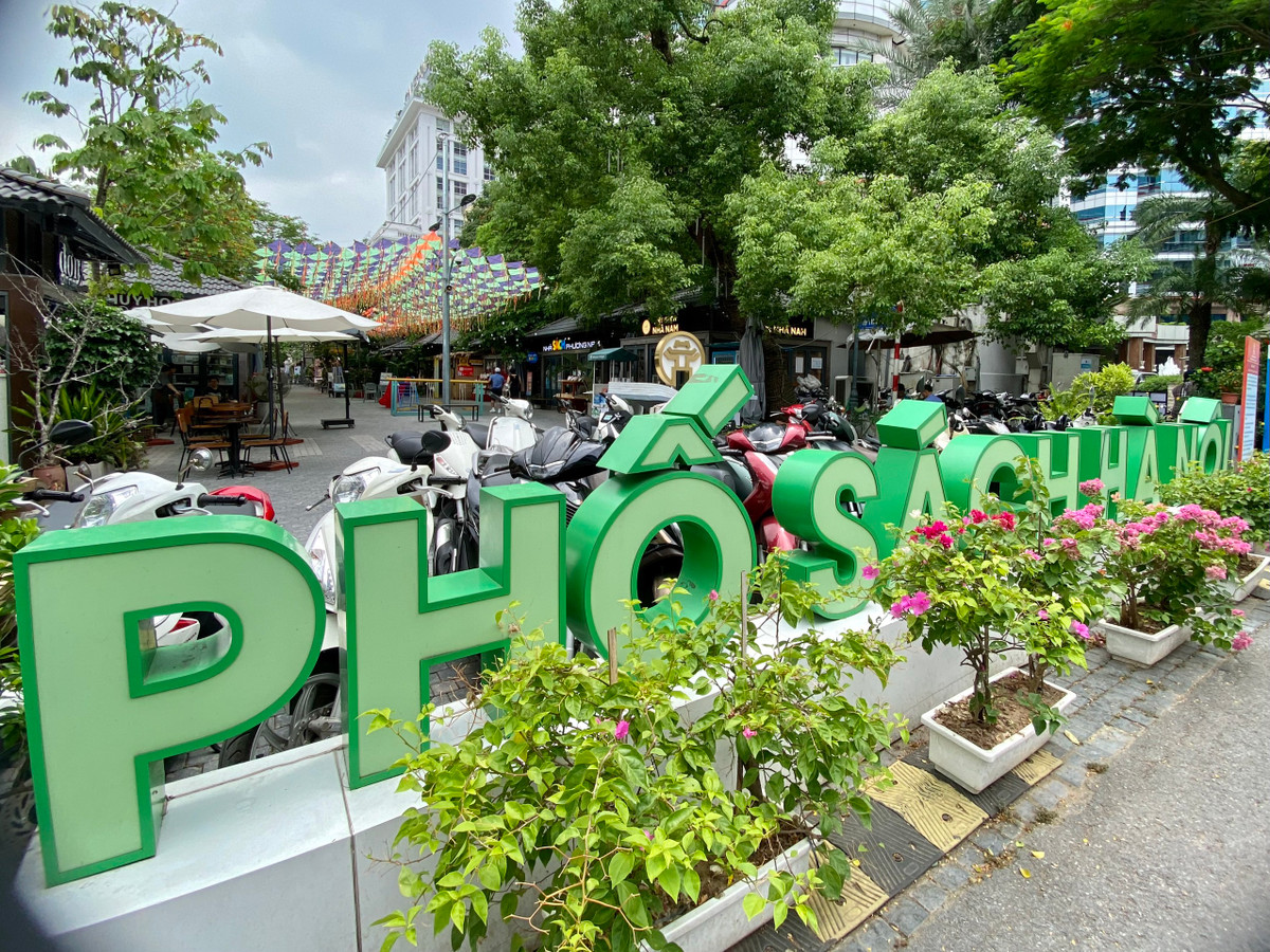 Không gian phố sách Hà Nội.