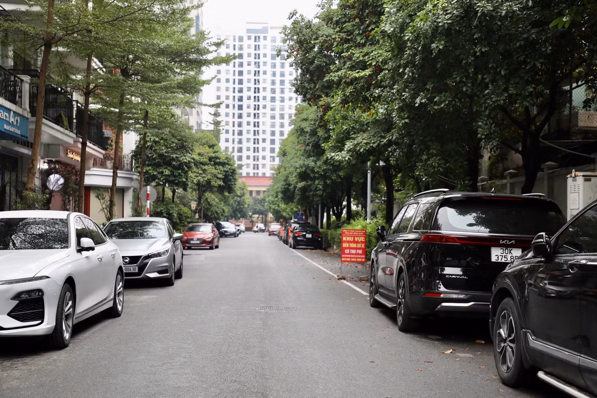 Được biết, khu vực này hay xảy ra ùn tắc giao thông, đặc biệt vào giờ cao điểm nên khi đi vào khai thác trông giữ xe đã bị nhiều người dân phản đối.