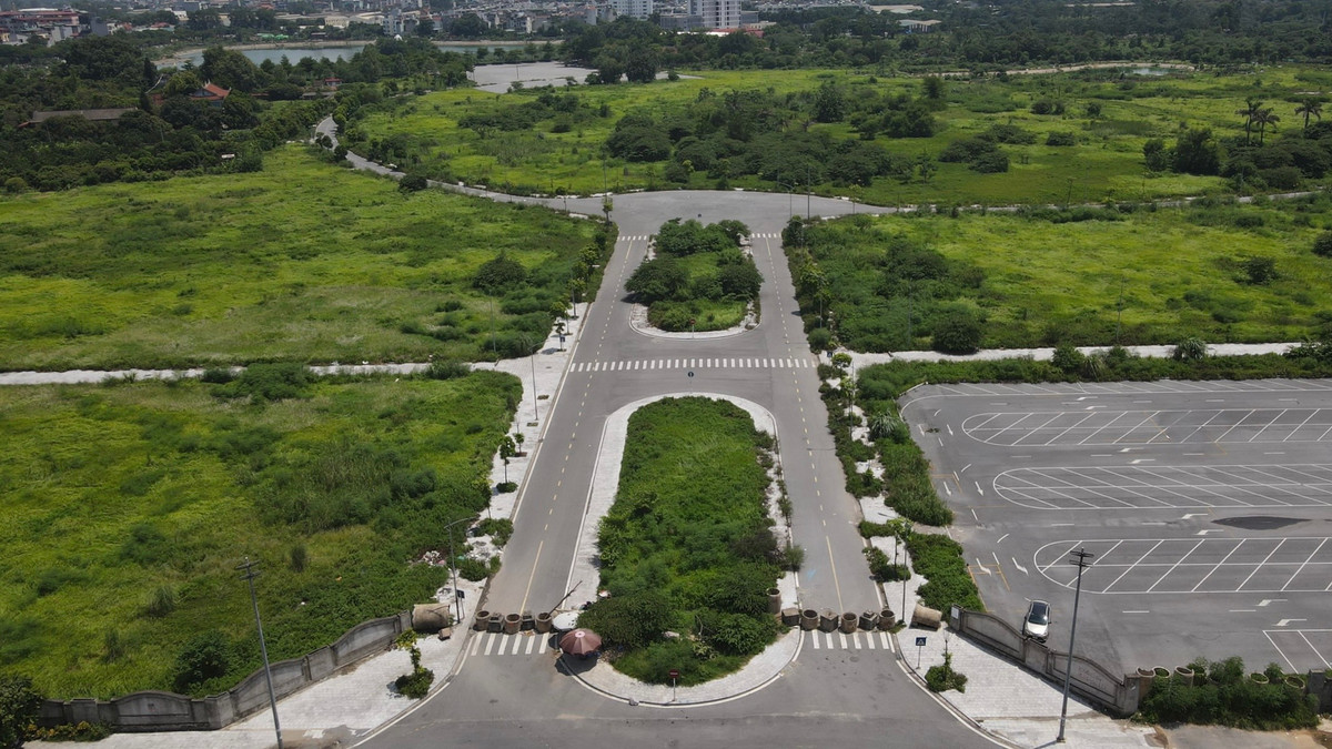 Hai khu gồm: Một là khu tưởng niệm, gồm các công trình tưởng niệm, bảo tàng, nơi hội thảo và các di tích liên quan… Cùng với Đình Ngoại, chùa Quang Ân, khu tưởng niệm sẽ tạo nên một quần thể công trình văn hóa, kiến trúc, di tích lịch sử truyền thống… Hai là khu vực phục vụ nhu cầu nghỉ ngơi, giải trí của nhân dân và khách du lịch, với cảnh quan môi trường...