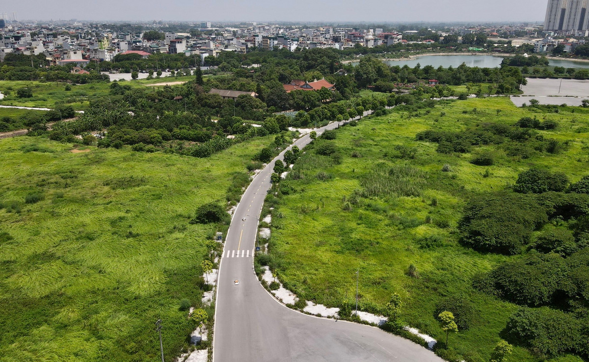 Đến năm 2016, dự án điều chỉnh cục bộ xuống tổng diện tích khoảng 55ha. Theo đúng tiến độ được sửa đổi bổ sung, công viên Chu Văn An sẽ được hoàn thành vào quý I/2020.