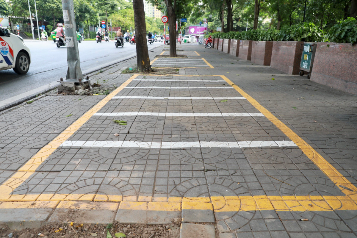 Mặc dù các điểm đỗ này đã được bố trí nhiều tháng qua và nhà đầu tư có kế hoạch đưa xe đạp công cộng vào hoạt động trước Tết Nguyên đán Quý Mão, nhưng đến nay đã hơn nửa năm trôi qua vẫn chưa thể đi vào khai thác.