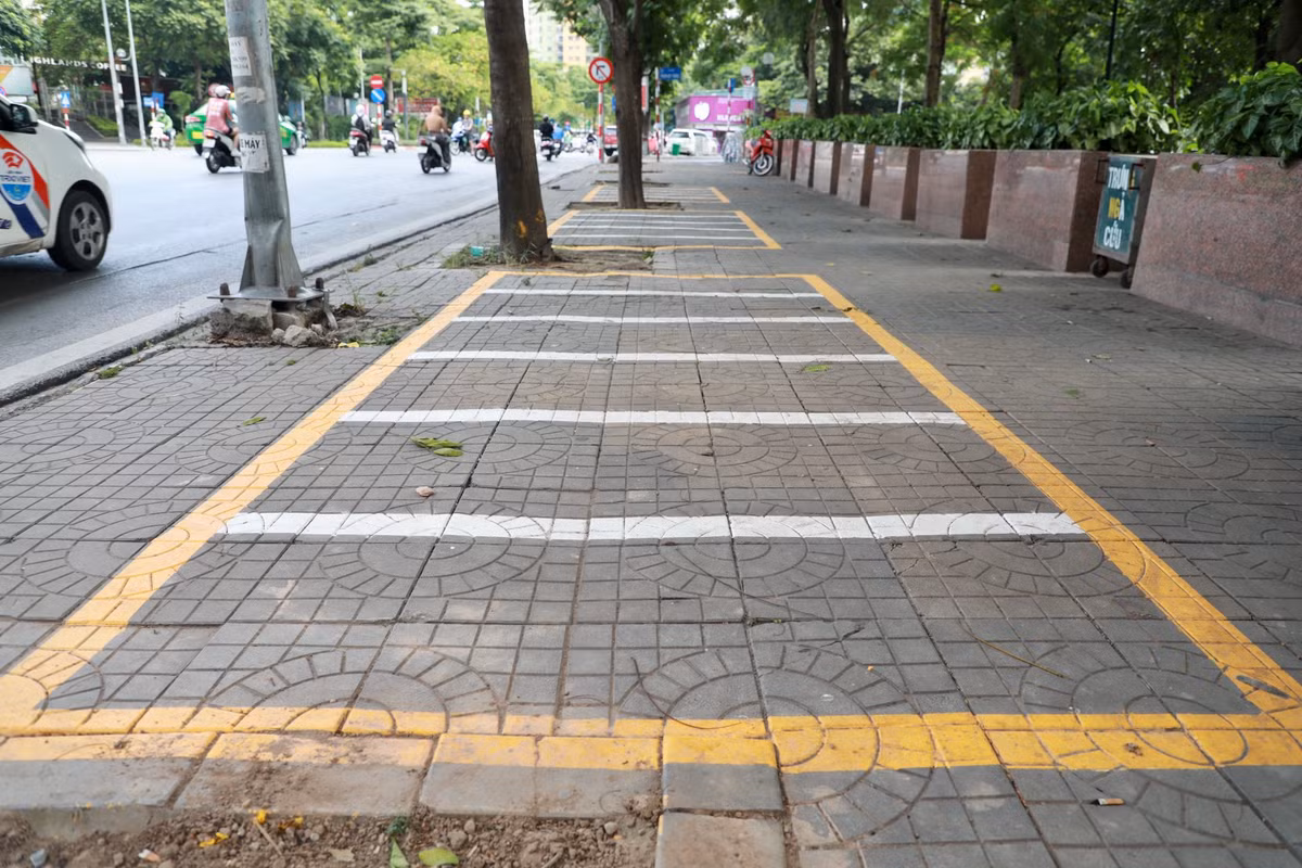 Mặc dù các điểm đỗ này đã được bố trí nhiều tháng qua và nhà đầu tư có kế hoạch đưa xe đạp công cộng vào hoạt động trước Tết Nguyên đán Quý Mão, nhưng đến nay đã hơn nửa năm trôi qua vẫn chưa thể đi vào khai thác.