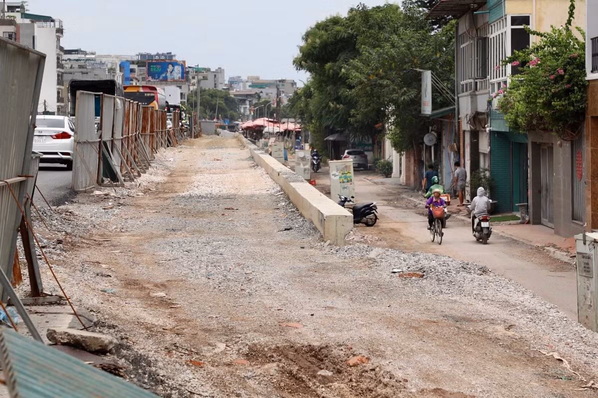 Sở Nông nghiệp và Phát triển nông thôn, UBND quận Tây Hồ chủ động phối hợp, hướng dẫn Ban Quản lý dự án đầu tư xây dựng công trình giao thông thành phố Hà Nội thực hiện; thường xuyên kiểm tra, giám sát việc thực hiện chỉ đạo trên; kiến nghị xử lý hoặc xử lý theo thẩm quyền các sai phạm (nếu có) của chủ đầu tư.