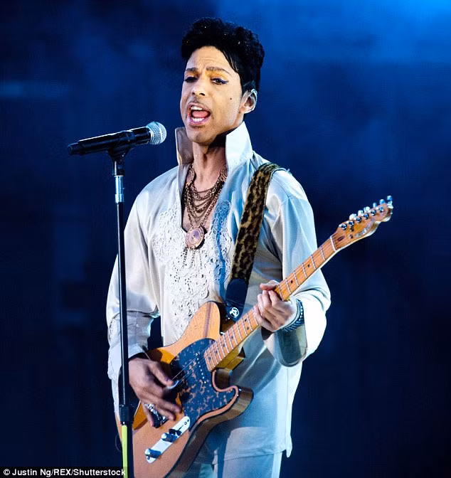 Cuoc doi day bi an cua huyen thoai Prince-Hinh-3