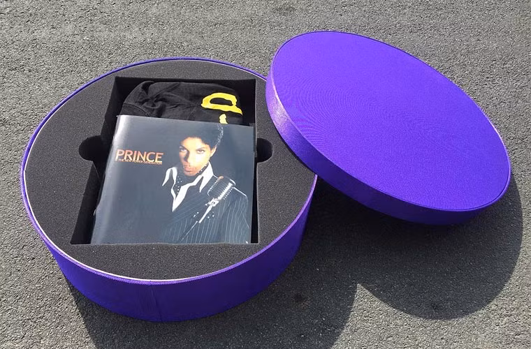 Anh rể của Prince tiết lộ, huyền thoại âm nhạc quá cố đã thức để làm việc 6 ngày liền trước khi anh qua đời.