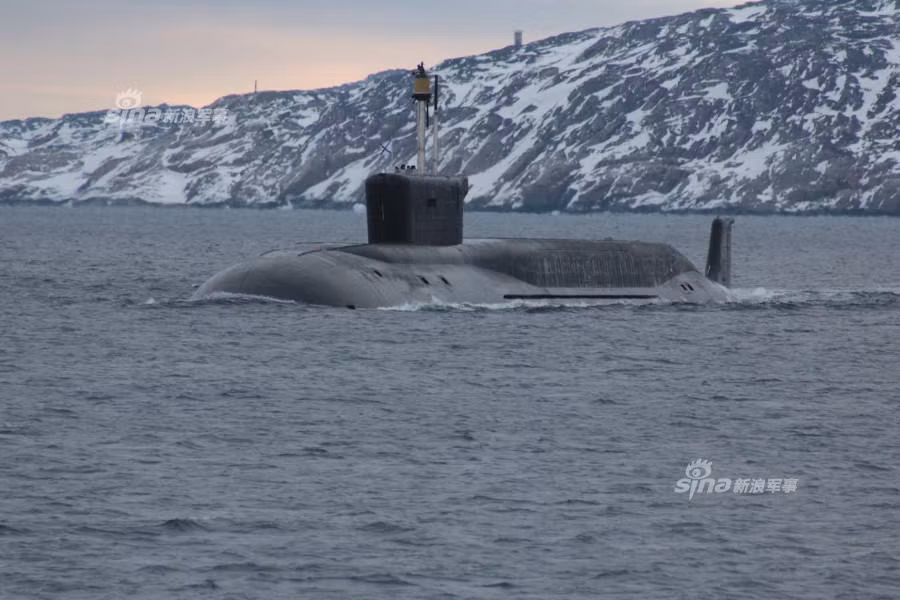 Tàu được trang bị một lò phản ứng hạt nhân OK-650B cùng động cơ tuabin khí AEU, tốc độ tối đa đạt 25 hải lý/h. Nguồn ảnh: Sina