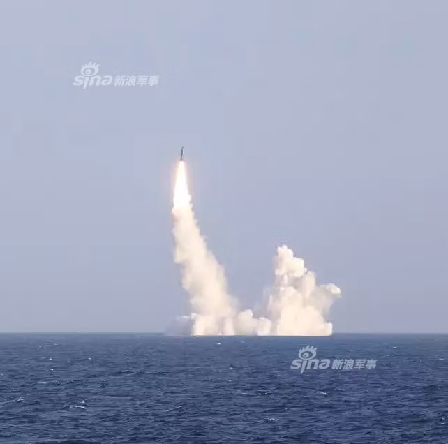 Tên lửa Bulava được thiết kế để mang theo 6-10 đầu đạn hạt nhân dẫn hướng độc lập (MIRV) công suất 150kiloton/một đầu đạn. Nguồn ảnh: Sina