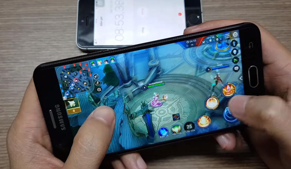 Nguyên nhân được nhiều người đồng ý nhất chính là những ứng dụng của bên thứ 3 được tải về và cài đặt vào điện thoại. Bên cạnh đó còn có nguyên nhân cache của máy đã bị đầy. Không chỉ là ảnh hưởng đến tâm lý ức chế khi bạn sử dụng, giật lag còn khiến công việc và giải trí của bạn bị gián đoạn.