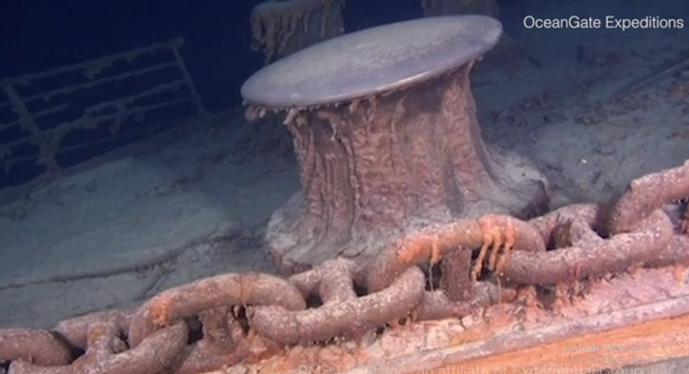 Trong trường hợp của chuyến thám hiểm này, thông tin liên lạc bị mất trong khi lặn và tàu lặn mất liên lạc trong hơn hai giờ.