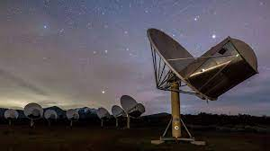 Để giải quyết vấn đề này, dự án đã phát triển các thuật toán phân loại tín hiệu và hệ thống lọc nhiễu mạnh mẽ.