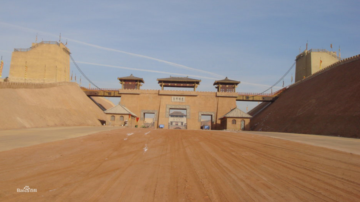 Hơn nữa, việc sử dụng đất nung làm đường sẽ làm cho chất lượng đất tương đối cứng, tuổi thọ sử dụng lâu hơn.