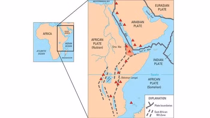 Quá trình tách rời này diễn ra do sự di chuyển của các mảng địa chất. Hai mảng địa chất quan trọng nhất là mảng Somalia và mảng Nubian đang dần tách xa nhau.