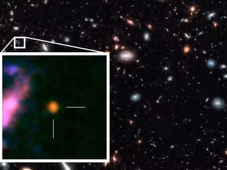 Abell 2733 là một cụm thiên hà quy mô lớn, nằm trong chòm sao Song Ngư, cách chúng ta khoảng 2,6 tỷ năm ánh sáng.